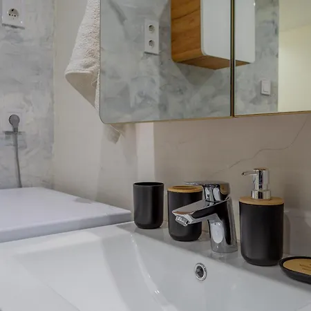 Apartment Full Equipment Designed In The Heart Of For 4 People *