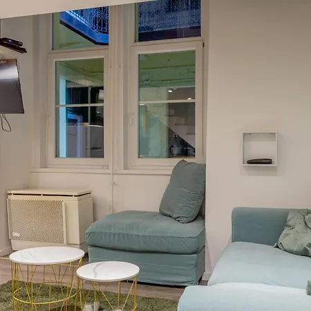 Full Equipment Designed In The Heart Of For 4 People Apartment Budapest