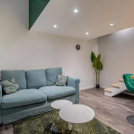 Full Equipment Designed In The Heart Of For 4 People Apartment