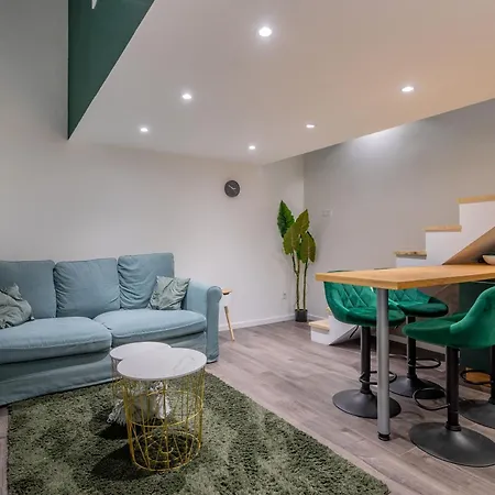Full Equipment Designed In The Heart Of For 4 People Apartment Budapest
