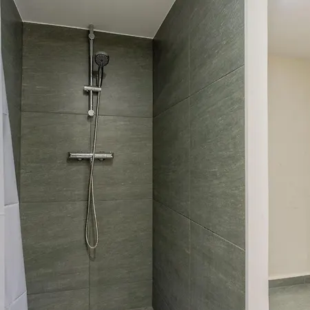 Full Equipment Designed In The Heart Of For 4 People Apartament Budapeszt