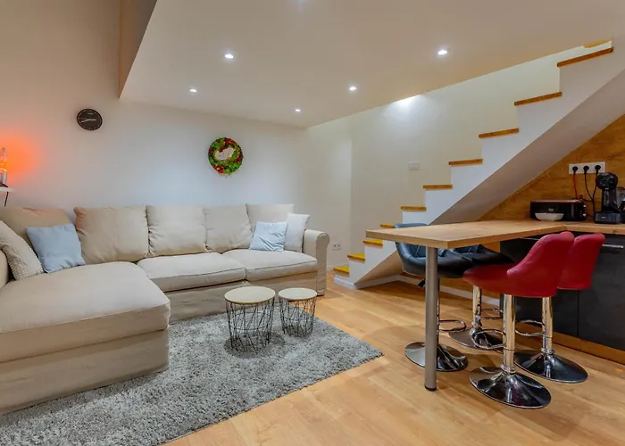 Full Equipment Designed In The Heart Of For 4 People Appartement *